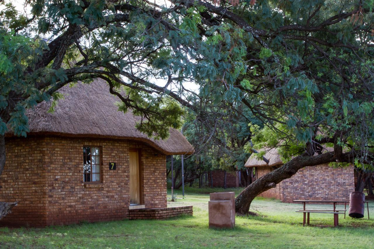 Ezemvelo Nature Reserve Hotel Vaalplaas Exterior photo
